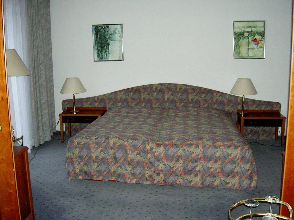 Club Hotel Praha Průhonice Habitación foto