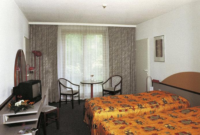Club Hotel Praha Průhonice Habitación foto